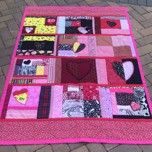 Hand quilted Hearts Patchwork Quilt - Picture 1 of 13
